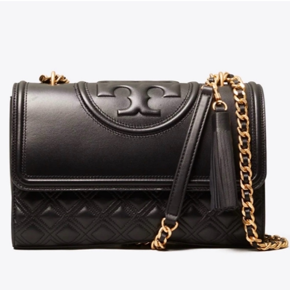 Tory Burch quilted leather shoulder bag. In excellent condition!